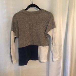 CREW NECK CROPPED SWEATER
